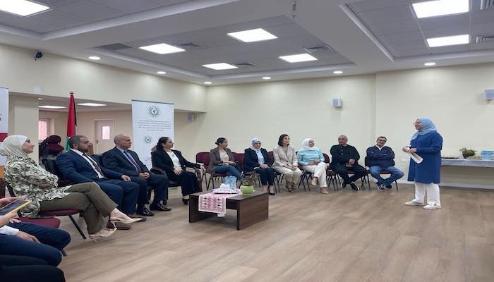 وزير الثقافة يزور جمعية إنعاش الأسرة بمدينة البيرة