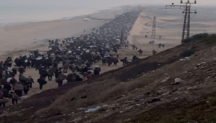 آلاف النازحين يبدأون بالعودة إلى شمال قطاع غزة عبر شارع الرشيد 
