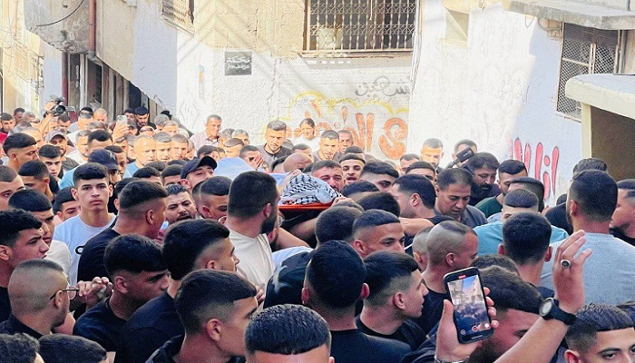 جماهير نابلس تشيع جثمان الشهيد محمد أبو حنين في مخيم عسكر