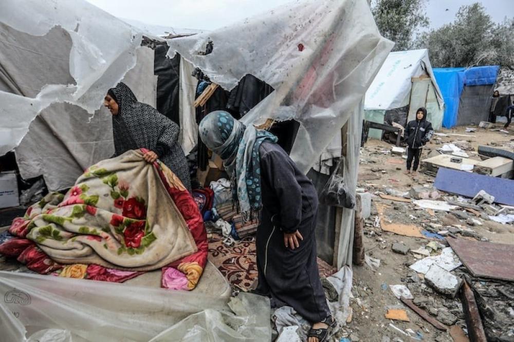 ثلاث إصابات في انهيار جدار على نازحين في صالة قرب ميناء غزة