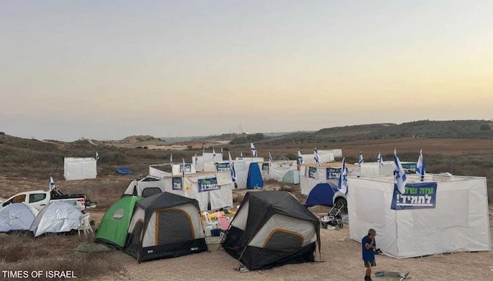 مستوطنون يمينيون ينصبون مخيماً قرب حدود غزة مطالبين بالاستيطان 