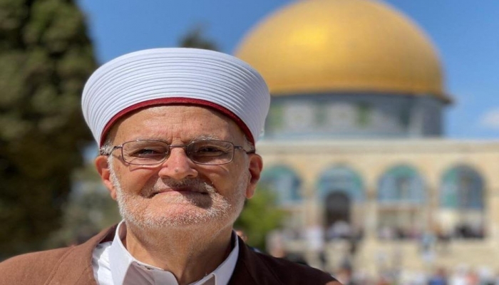 الاحتلال يجدد إبعاد الشيخ عكرمة صبري عن الأقصى لمدة 6 أشهر
