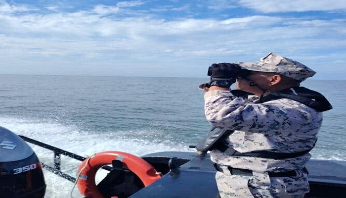 فقدان العشرات بعد