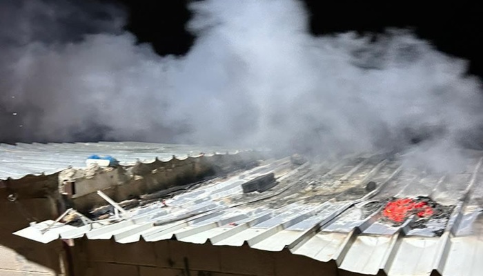 مستوطنون يحطمون منزلاً