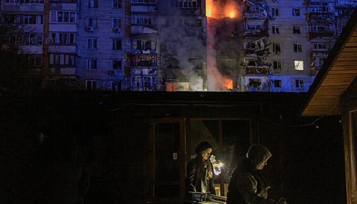 التوتر بين موسكو وكييف يتصاعد 