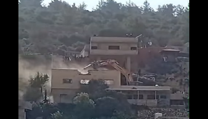 الاحتلال يهدم منزلين