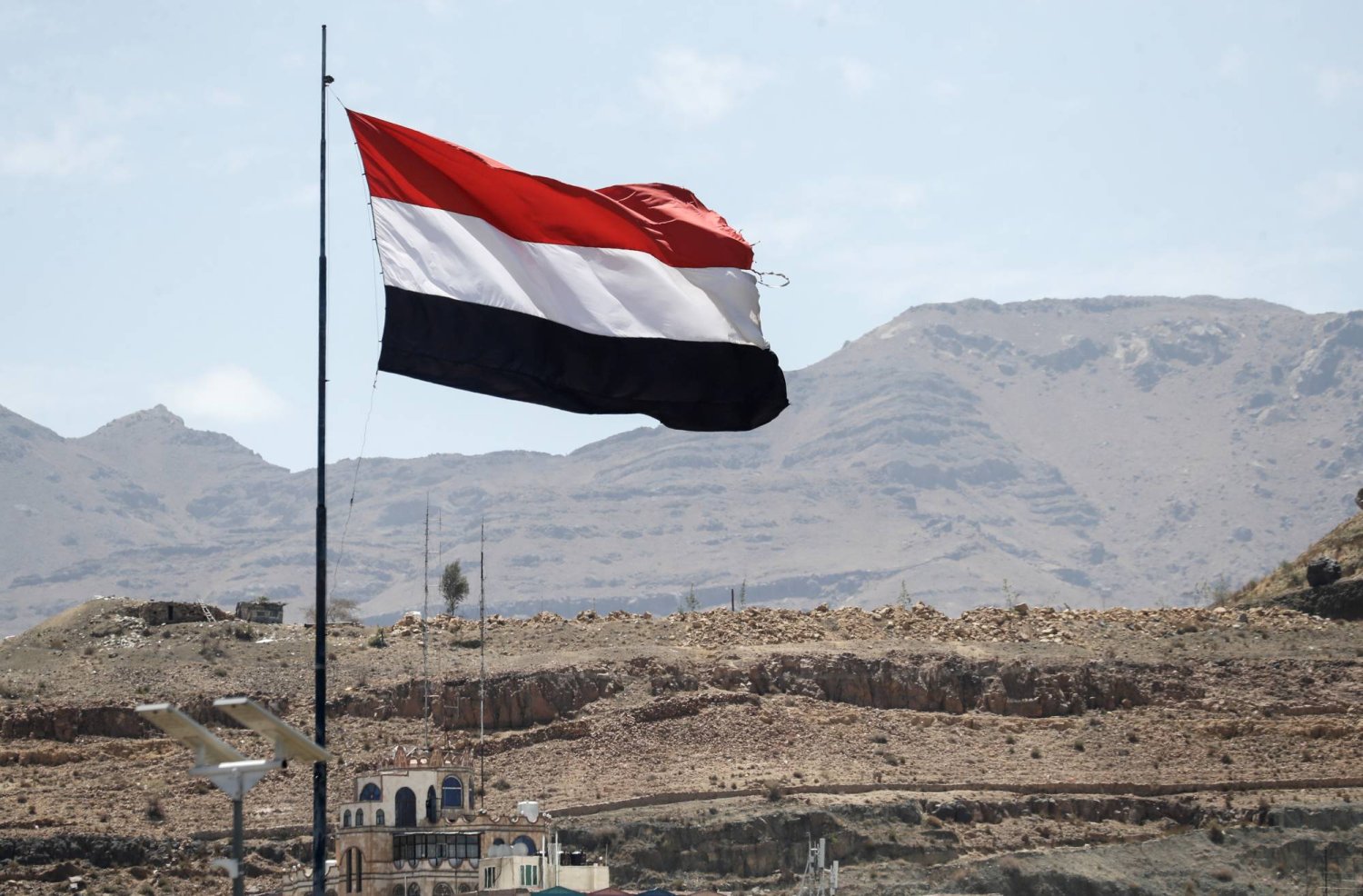 صنعاء تعلن ضبط خلية