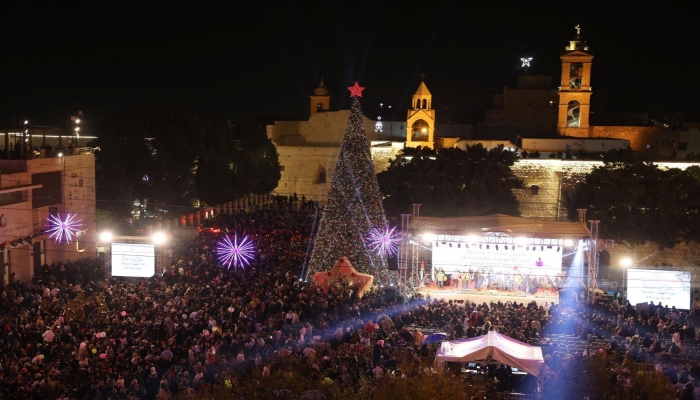 بيت لحم تُضيء شجرة