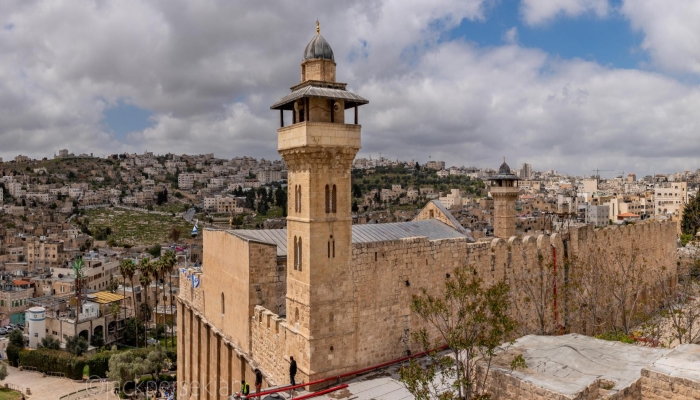 وزير الأوقاف: الاحتلال يرفض تسليم الحرم الإبراهيمي للجمعة الثالثة في رمضان
