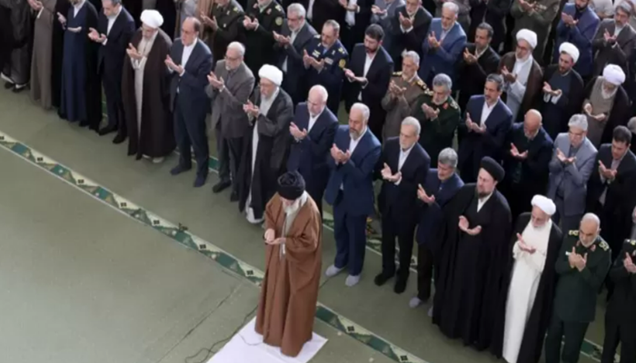  خامنئي في خطبة العيد: إذا أقدمت إسرائيل على أي عمل عدائي فسوف تتلقى ضربة شديدة