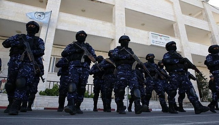 الشرطة تقبض على المشتبه به الرئيس في جريمة قتل وقعت في بلدةً اليامون غرب جنين 

