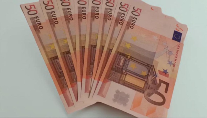 لماذا تسحب إسبانيا فئات من ورقة الـ 50 يورو؟

