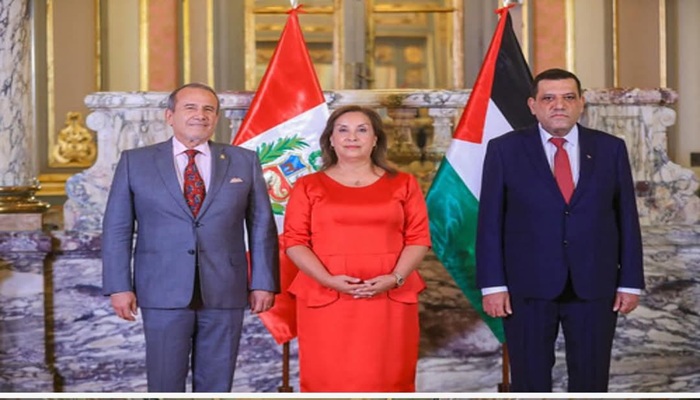 السفير الأعرج يقدم أوراق اعتماده لرئيسة جمهورية البيرو سفيراً فوق العادة ومفوضاً لدولة فلسطين
