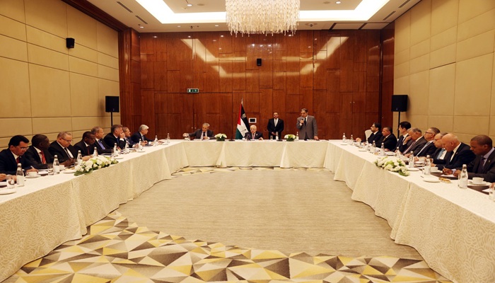 الرئيس يستقبل السفراء العرب المعتمدين لدى روسيا
