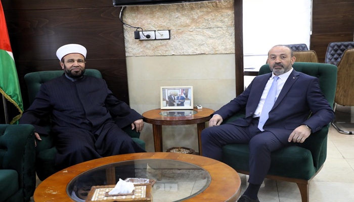 النائب العام يبحث مع وزير الأوقاف تطوير العمل المشترك لحماية الأملاك الوقفية

