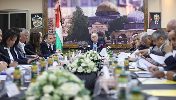 رئيس الوزراء من طولكرم: نواصل جهود الإغاثة والإعمار وسنظل إلى جانب أهلنا حتى زوال الاحتلال
