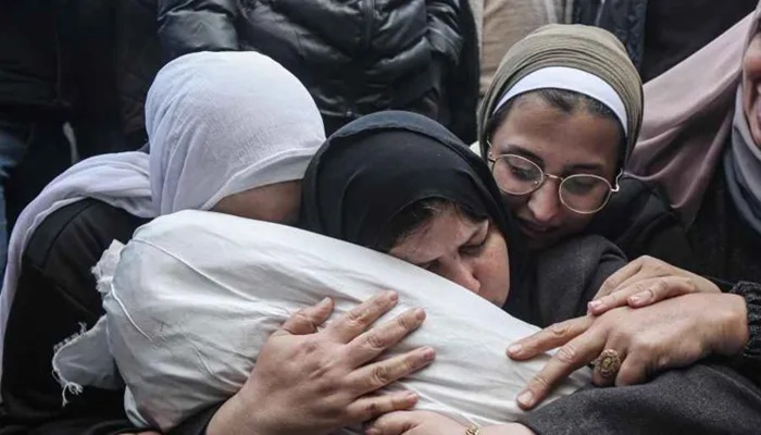 39 شهيدا في غارات على منازل مواطنين في قطاع غزة
