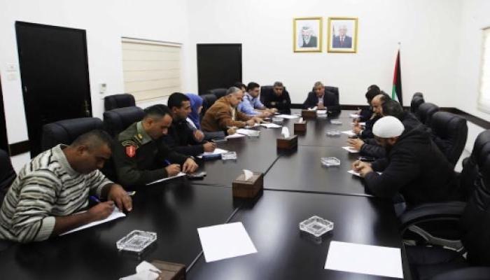 قلقيلية: المحافظ يترأس اجتماعاً للجنة الطوارئ

