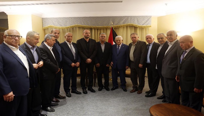 الرئيس يلتقي مع الفصائل
