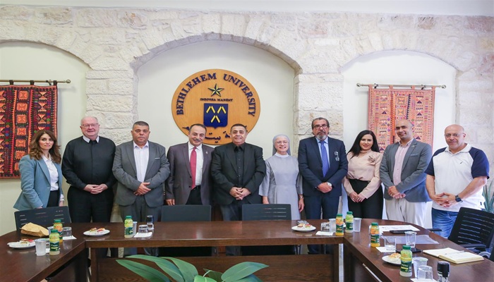 توقّيع اتفاقية تعاون مع اللجنة القطرية الدائمة لدعم القدس لتعزيز دعم طلبة القدس

