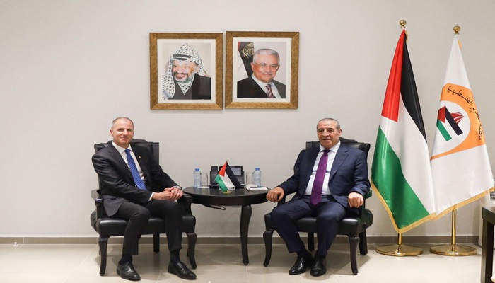 الشيخ يبحث مع ممثل