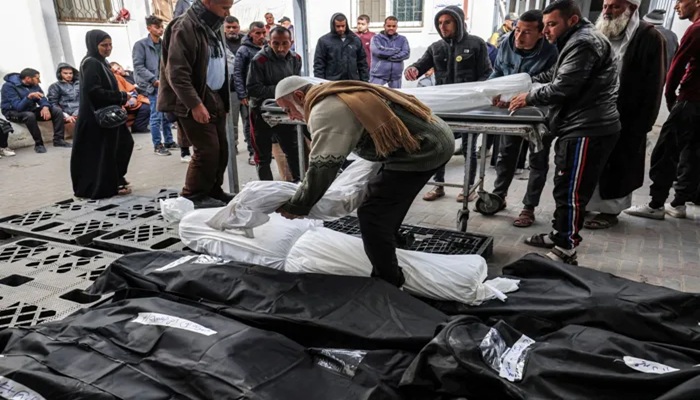 11 شهيدا في قصف ورصاص الاحتلال شمال وجنوب قطاع غزة
