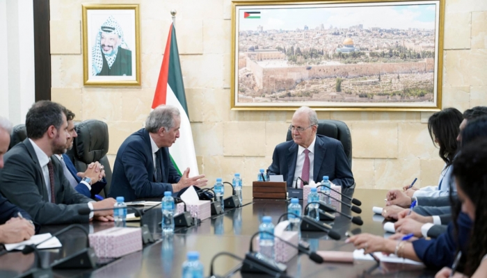 تفاصيل لقاء مصطفى بالممثل الأوروبي الخاص لعملية السلام