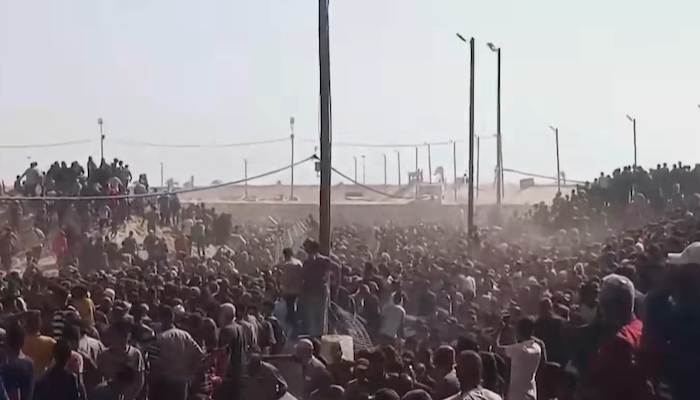 أكثر من 13 شهيدا و200 إصابة برصاص الاحتلال قرب مركز المساعدات وسط القطاع
