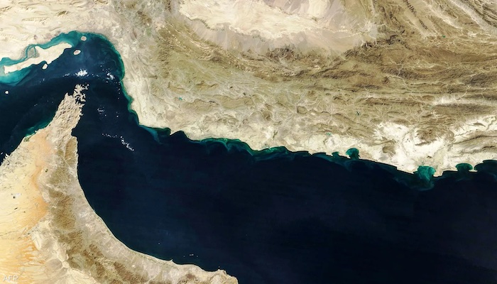 البرلمان الإيراني يوافق على إغلاق مضيق هرمز والقرار النهائي بشأن الإجراء مرهون بموافقة أعلى هيئة أمنية