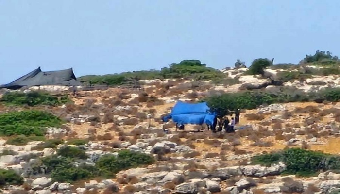 مستوطنون ينصبون خياما في أراضي عصيرة القبلية جنوب نابلس
