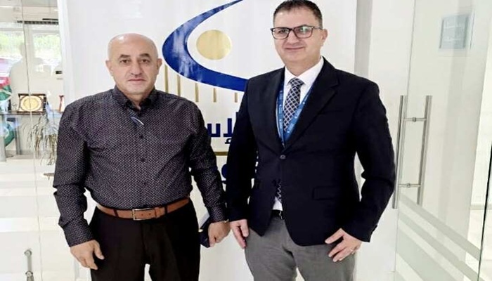 تعزيزا لدوره المجتمعي.. بنك الإسكان يتبرع لبلدية حلحول

