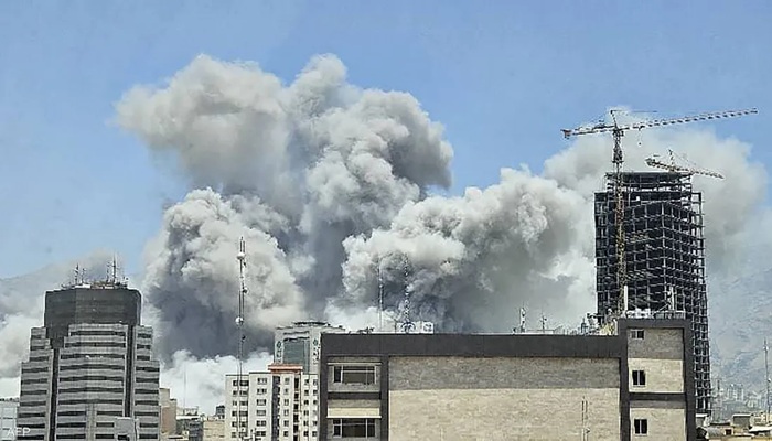 مسؤول إيراني: معلومات استخباراتية تؤكد استعداد واشنطن للحرب
