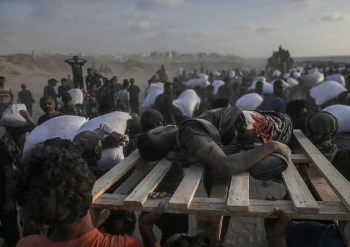 16 شهيدا في مجزرة جديدة بحق منتظري المساعدات برفح