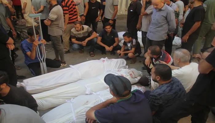 (محدث ثاني) 17 شهيدا في قصف ونيران الاحتلال بينهم 12 من منتظري المساعدات في غزة
