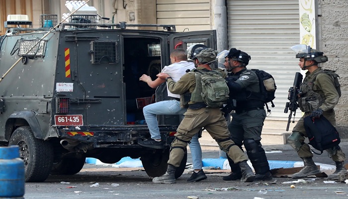 مؤسسات الأسرى: أكثر من 18 ألف حالة اعتقال في الضفة منذ بدء حرب الإبادة
