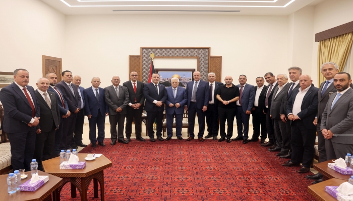 الرئيس يستقبل وفدا من الاتحاد الفلسطيني للهيئات المحلية
