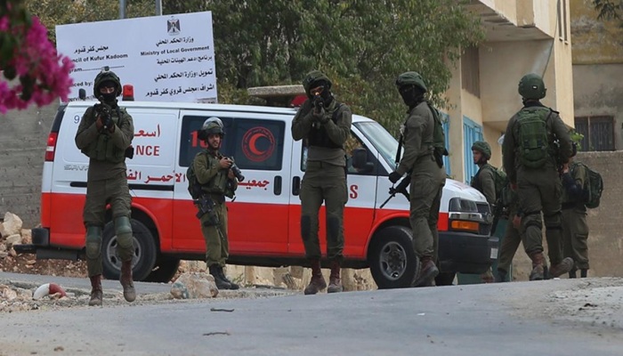 5 إصابات برصاص الاحتلال في دير جرير شرق رام الله
