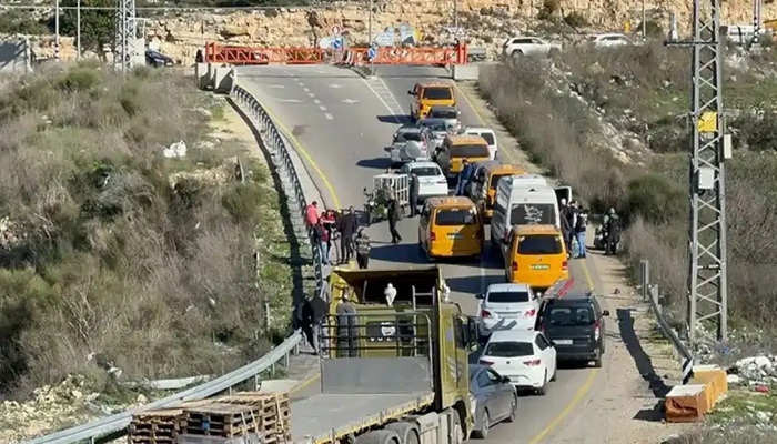 الاحتلال يشدد إجراءاته العسكرية في محافظة رام الله ويعتدي على مواطنين
