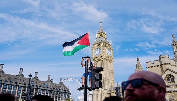 أكثر من 400 معتقل في تظاهرة ببريطانيا دعما لـ