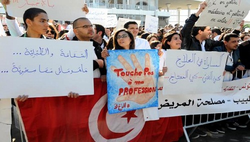 المركزية النقابية في تونس تهدد بـ 