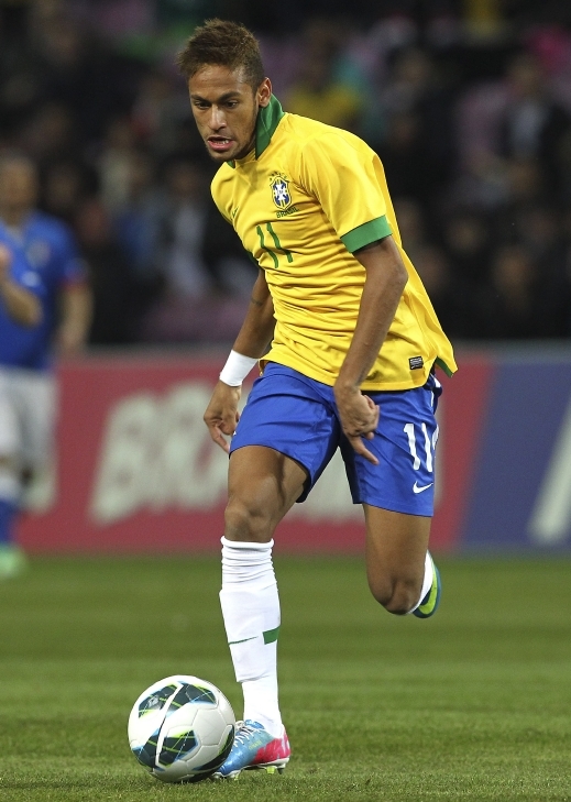 بطاقة لاعب... اللاعب البرازيلي نيمار دي سلفا