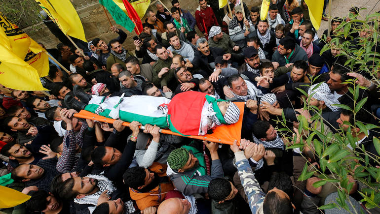 مركز القدس: 372 شهيداً