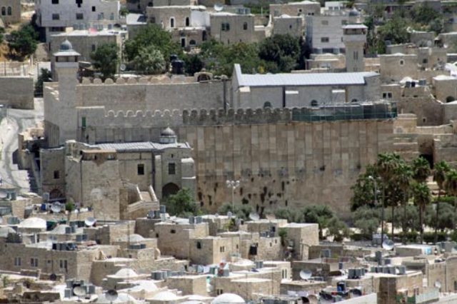 اعتقالات وتفتيش منازل