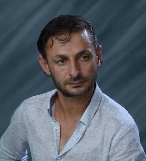 المقبرة
لـ الشاعر: