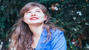 أن تعيش في ذاتك
تيودورا