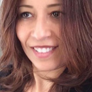 وافترقنا
لـ الشاعرة: