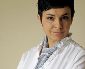 حروفٌ صغيرة
إينا