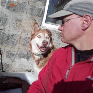 الوحدةُ آخر قمصاني
إميل