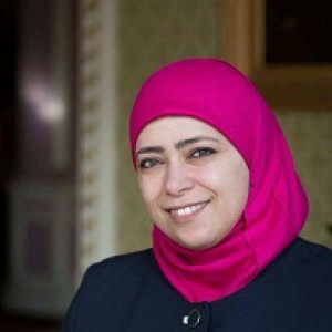 بين الموز والبرتقال
بقلم