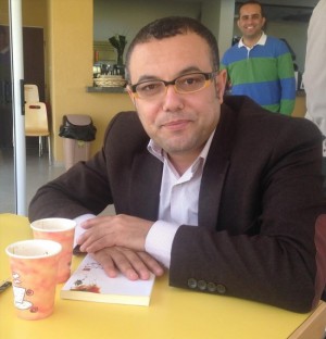 روائي فلسطيني يقول